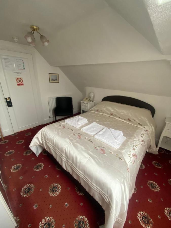 Hotel Parlors Hall 2*