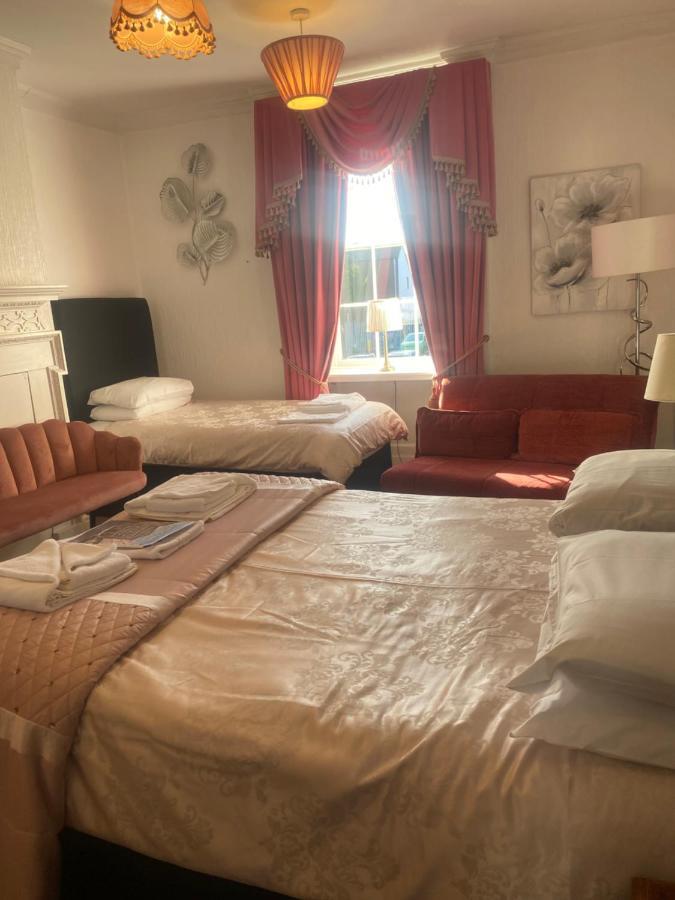Parlors Hall Hotel